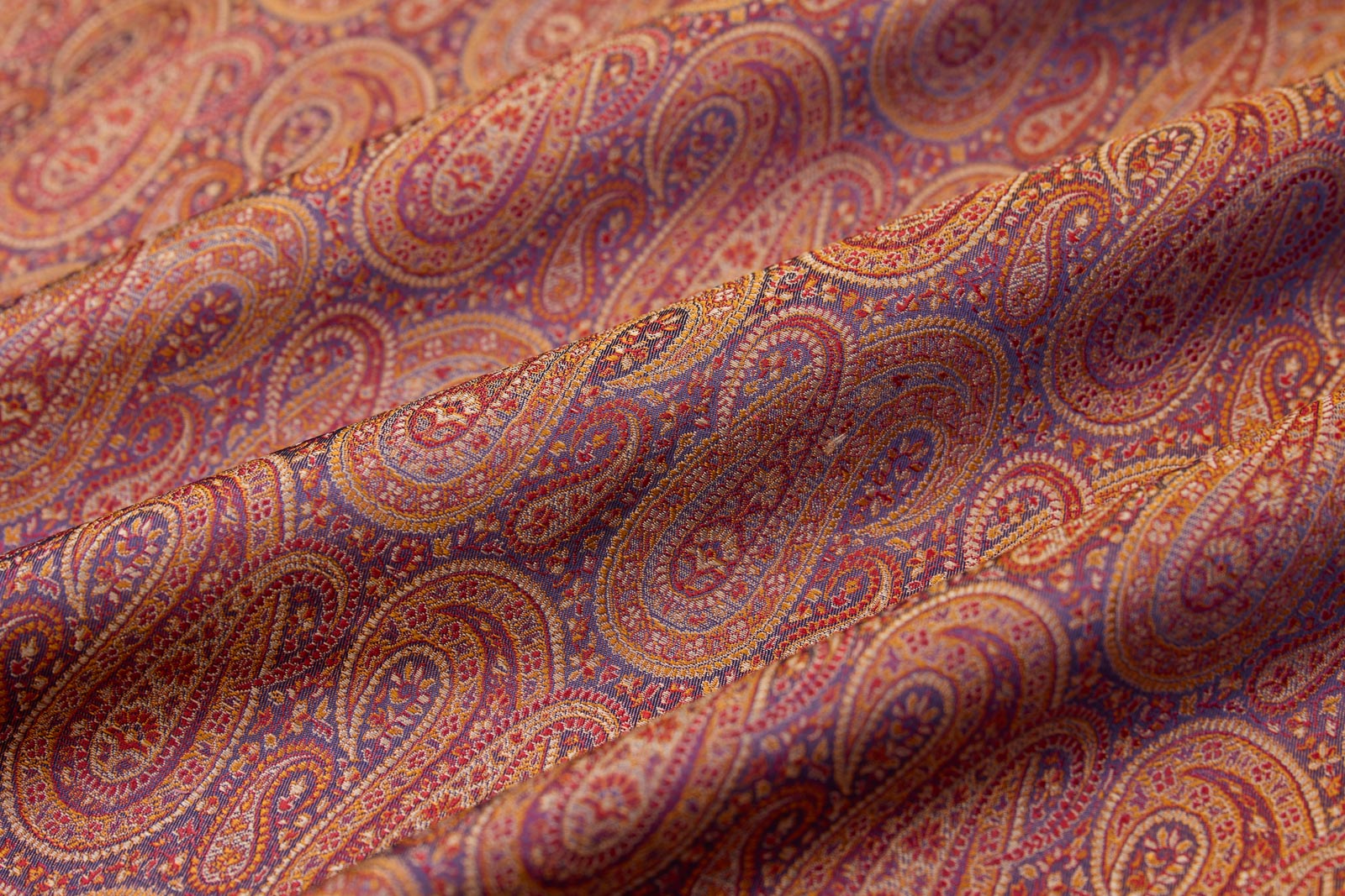 Blue Dual Tone Handwoven Tanchoi Silk Fabric