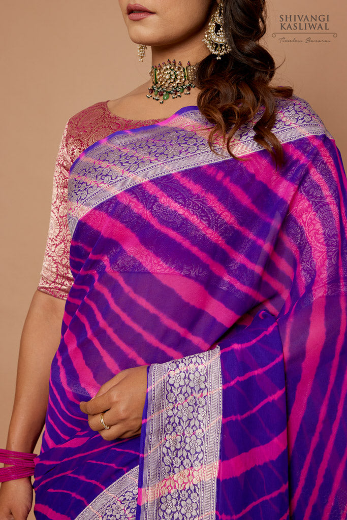 Green Tussar Silk Hand-Dyed Leheriya Saree Set Design by Geroo Jaipur at  Pernia's Pop Up Shop 2024