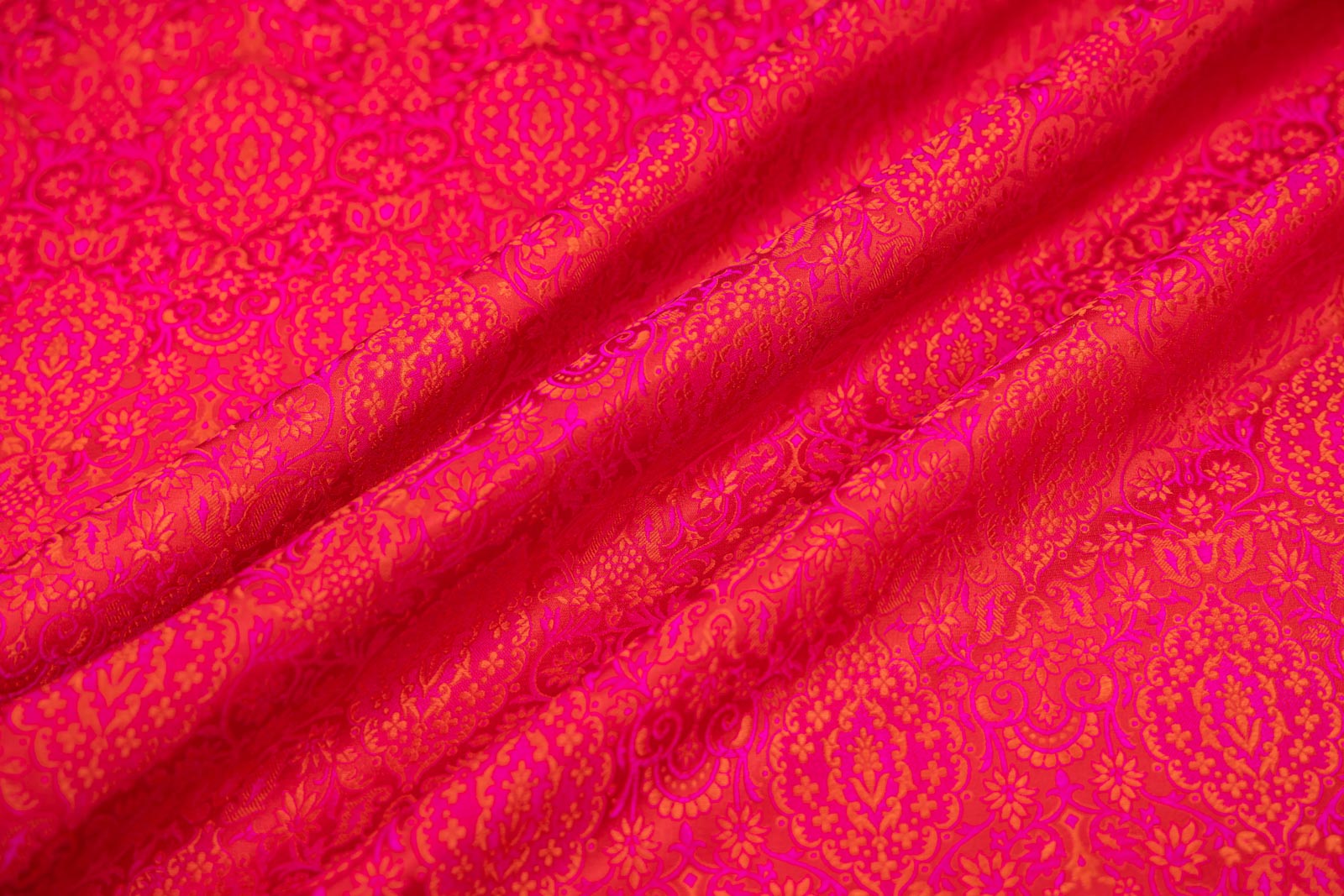 Red Pink Handwoven Banarasi Tanchoi Silk Fabric