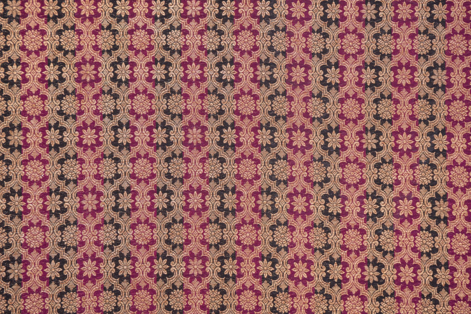 Black Pink Handwoven Banarasi Brocade Fabric
