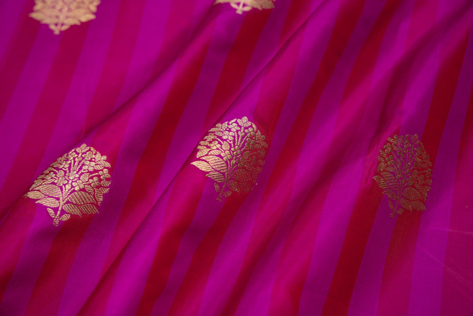 Red-Pink Handwoven Banarasi Silk Fabric
