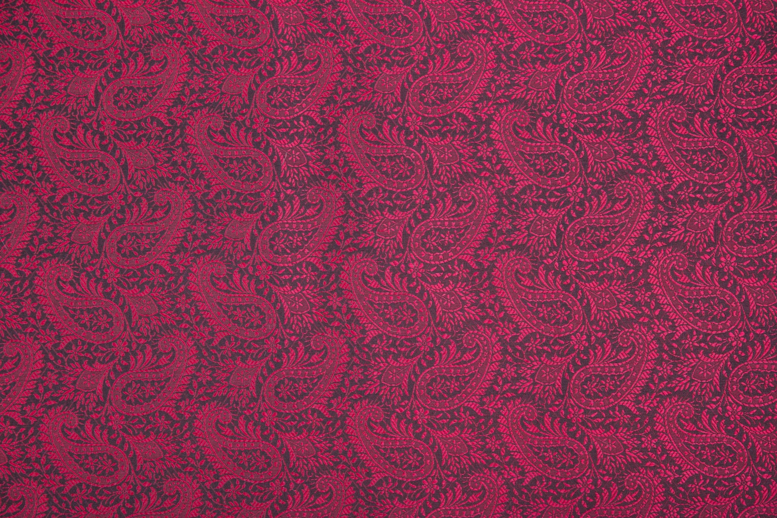 Black Pink Handwoven Banarasi Tanchoi Silk Fabric