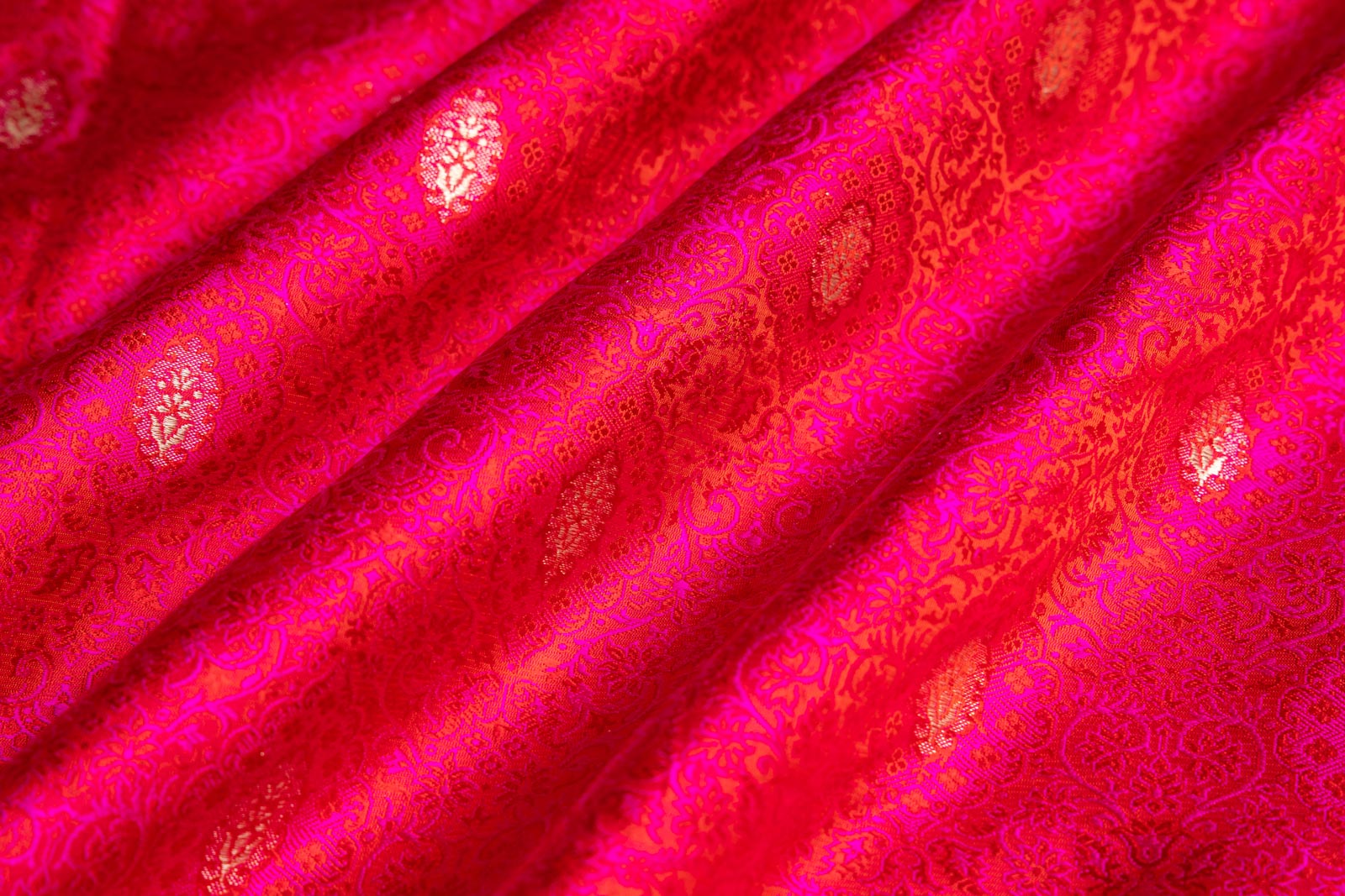 Red Pink Handwoven Banarasi Tanchoi Silk Fabric