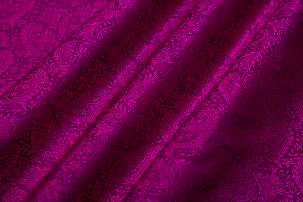Magenta Pink Handwoven Banarasi Tanchoi Silk Fabric