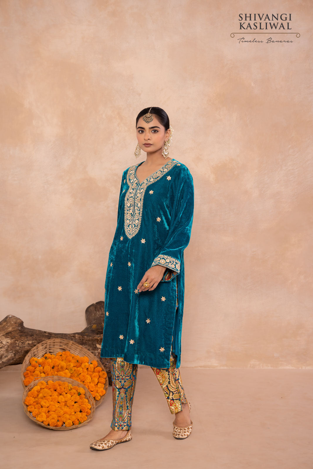 Blue Velvet Kurta With Kinkhab Pant