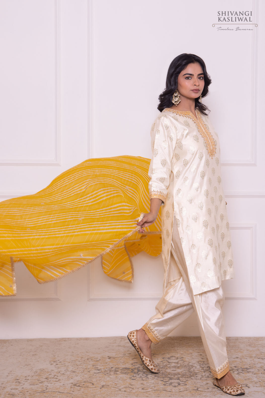 Off-White Banarasi Chiniya Silk Kurta Set