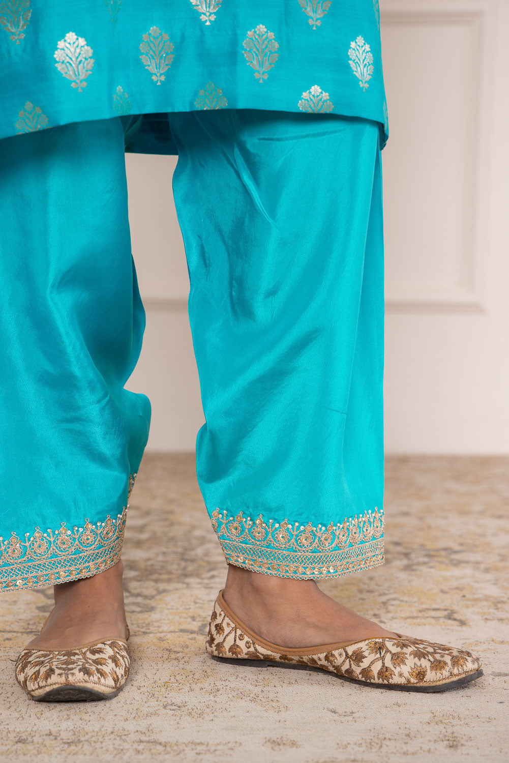 Turquoise Blue Banarasi Chiniya Silk Kurta with Leheriya Dupatta